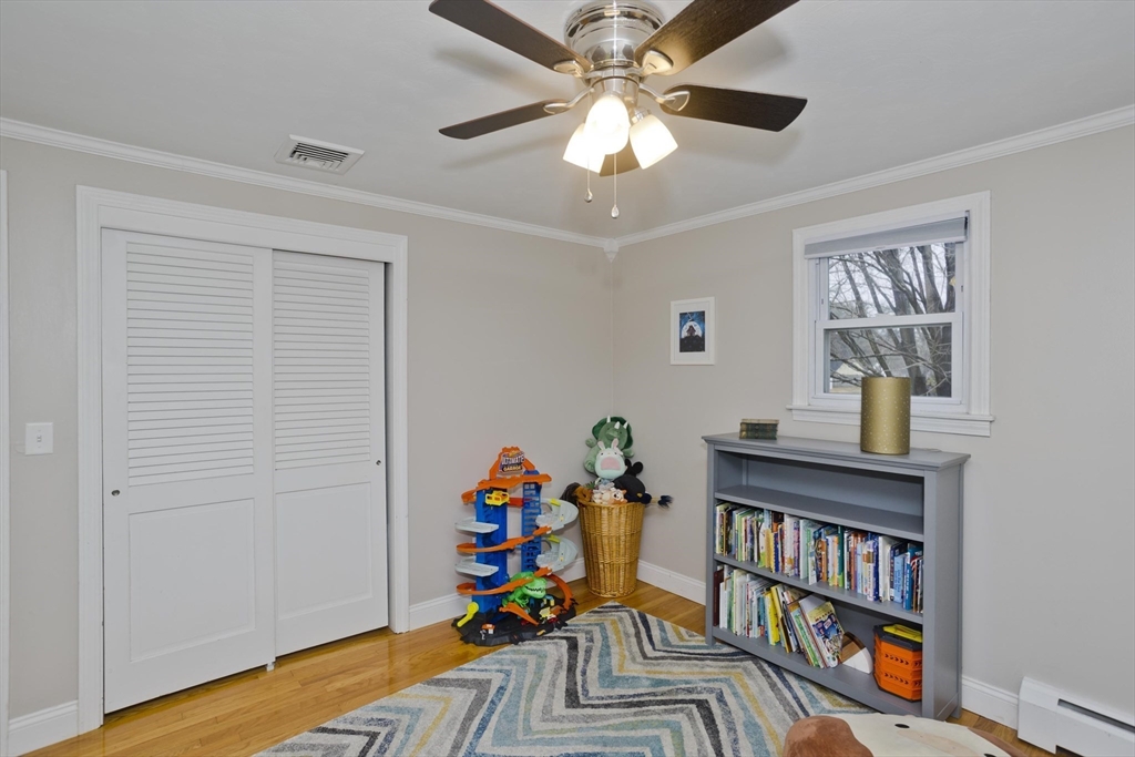 312 Dutchess Street Springfield, MA 01129 - Photo 20 of 42