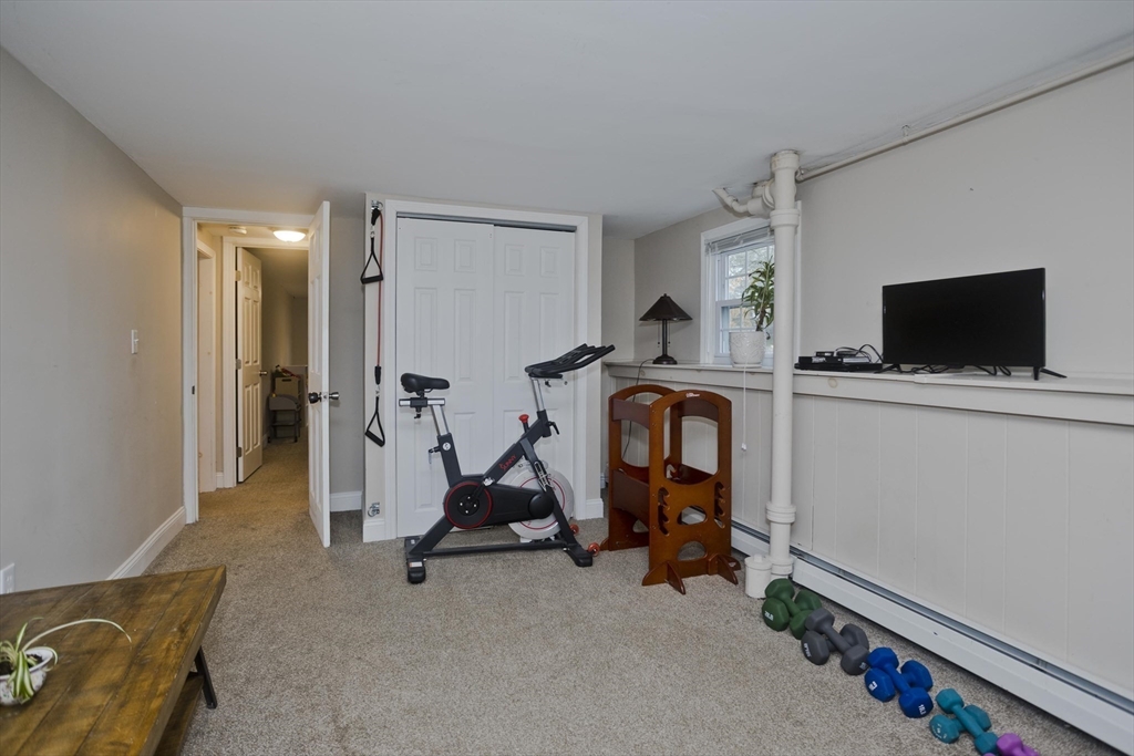 312 Dutchess Street Springfield, MA 01129 - Photo 29 of 42