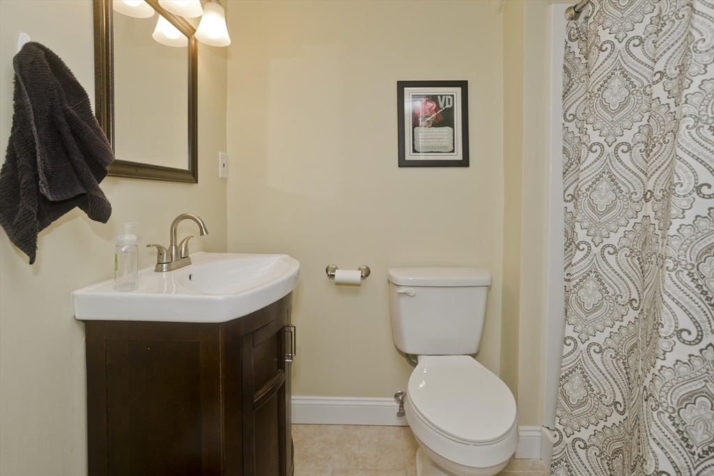 312 Dutchess Street Springfield, MA 01129 - Photo 35 of 42