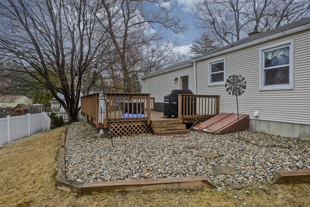 312 Dutchess Street Springfield, MA 01129 - Photo 37 of 42