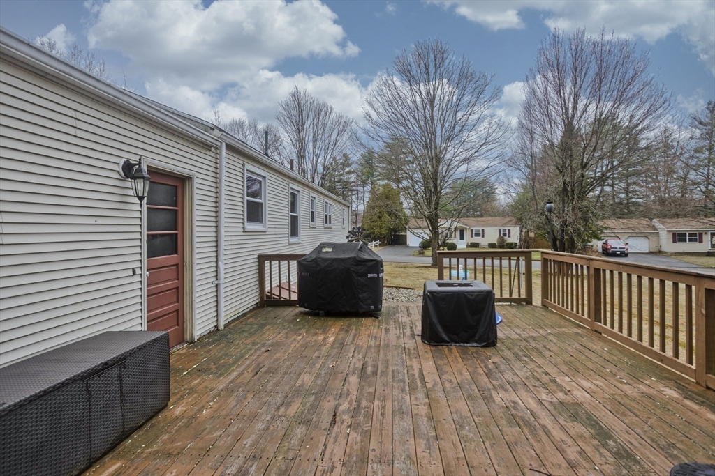 312 Dutchess Street Springfield, MA 01129 - Photo 38 of 42