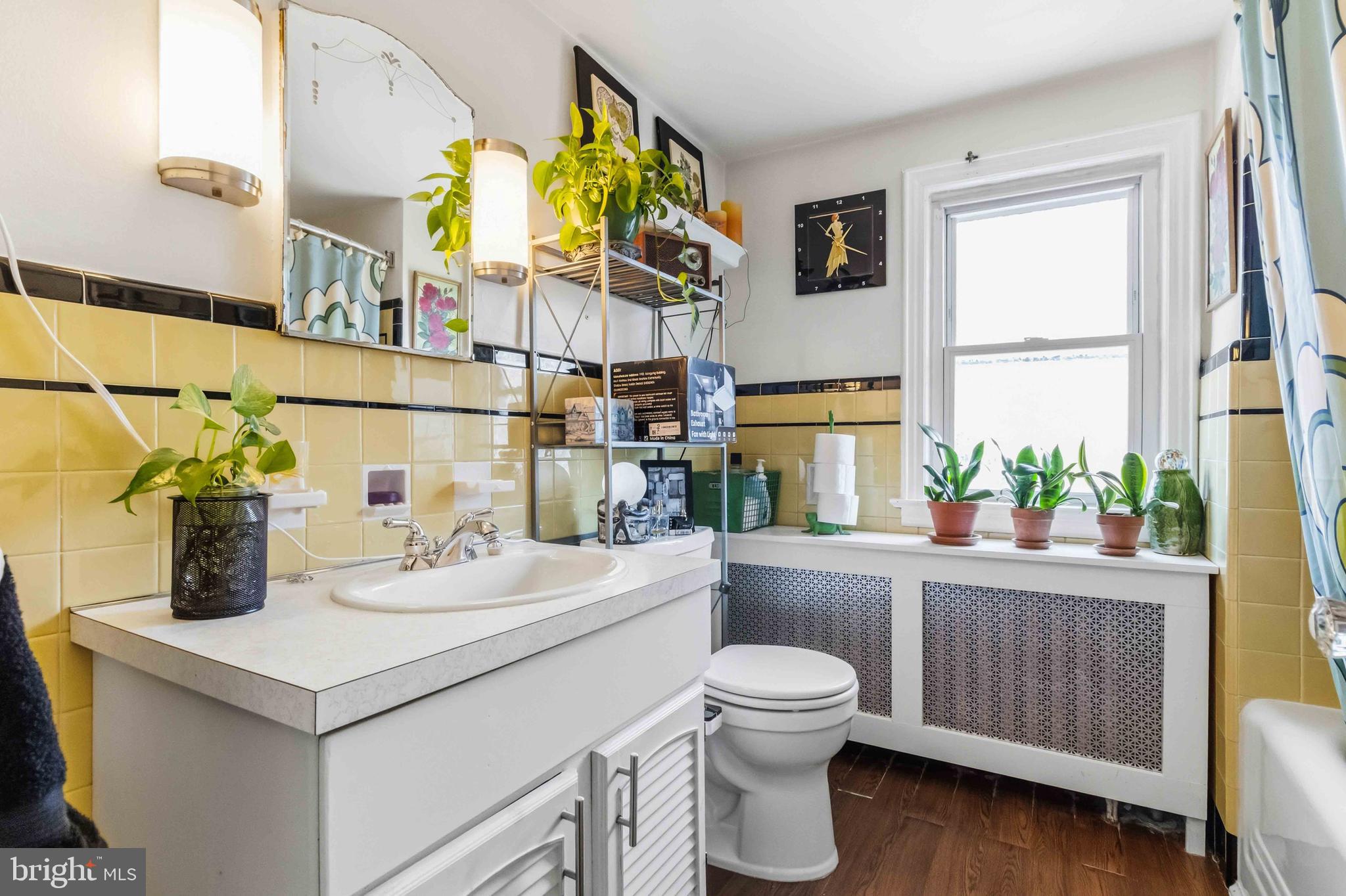 1840 South Queen Street York, PA 17403 - Photo 36 of 37 Main Bath upstairs