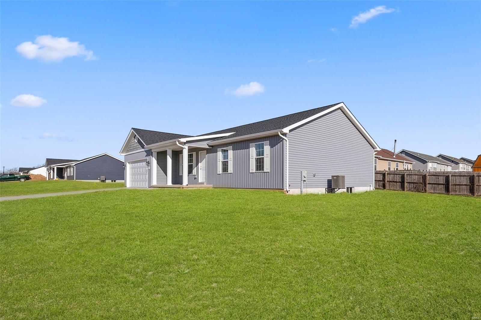 153 Bombadill Boulevard Wright City, MO 63390 - Photo 2 of 28