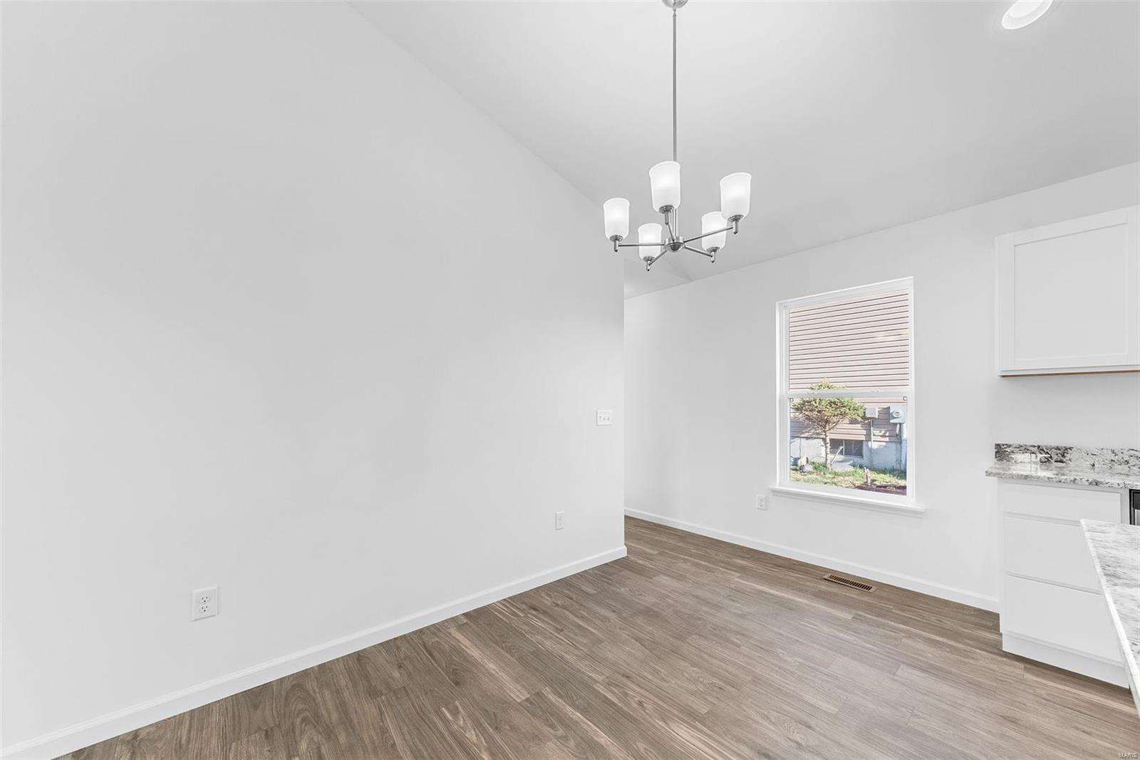 153 Bombadill Boulevard Wright City, MO 63390 - Photo 5 of 28