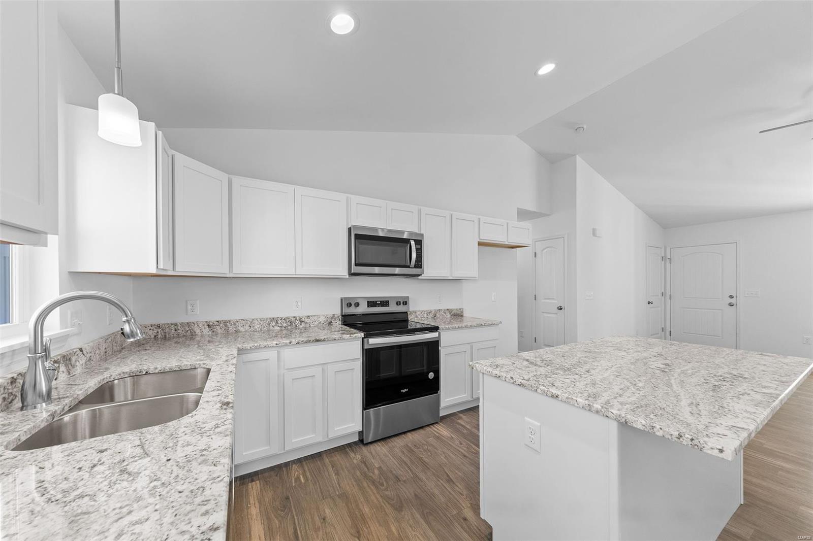 153 Bombadill Boulevard Wright City, MO 63390 - Photo 8 of 28