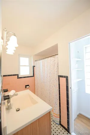 $85,000 | 5876 Sunshine Drive, Unit 111 (1N), St. Louis, MO 63109