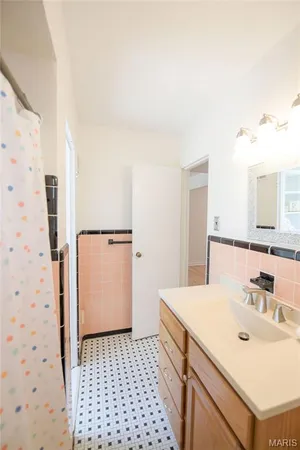 $85,000 | 5876 Sunshine Drive, Unit 111 (1N), St. Louis, MO 63109