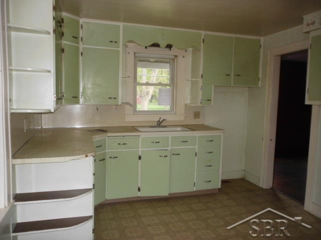 654 East Sebewaing Street Sebewaing, MI 48759 - Photo 13 of 20 31246908-12.JPG
