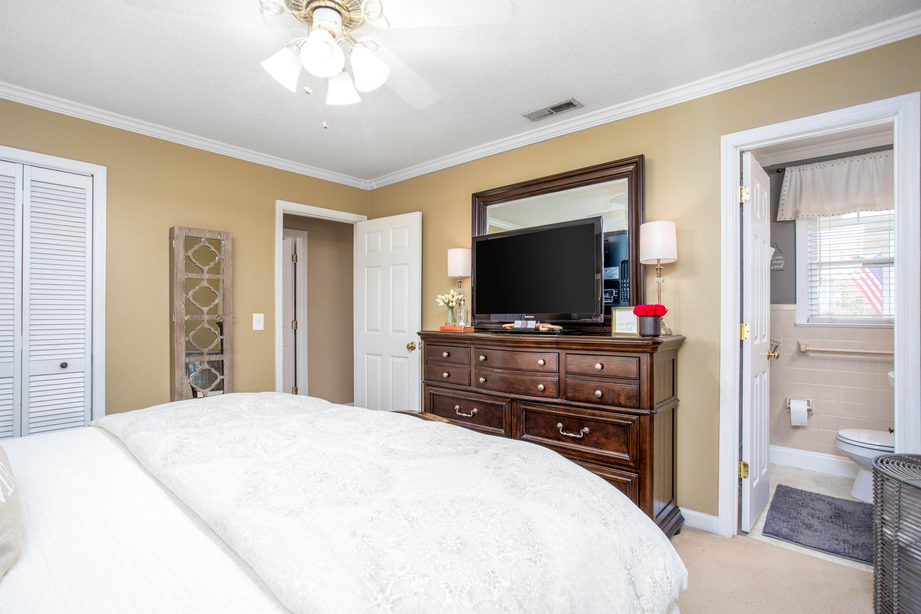 334 Oxford Road Ladson, SC 29456 - Photo 13 of 26 334-Oxford-Road-16