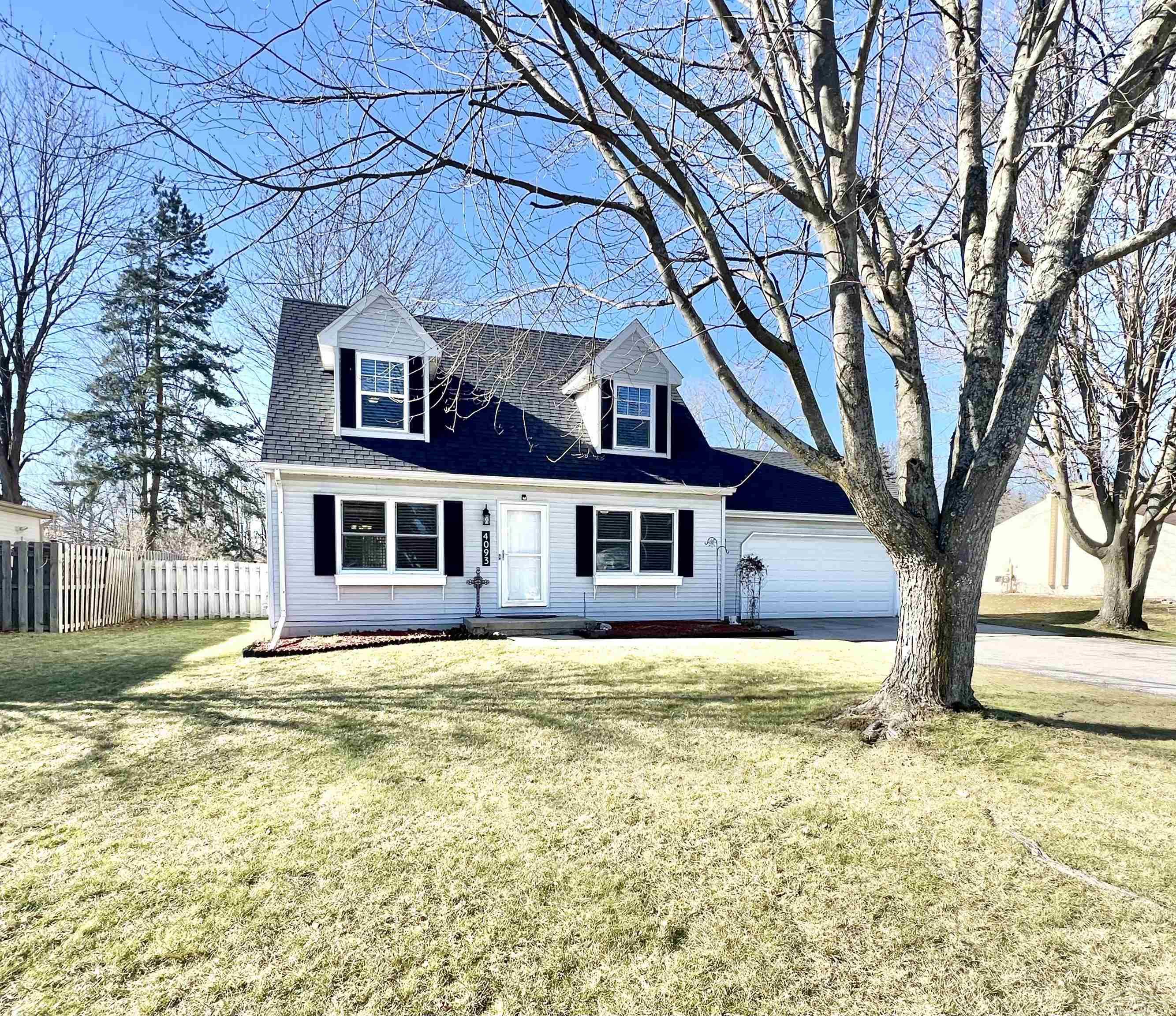 4093 North Center Road Saginaw, MI 48603 - Photo 2 of 31 50101549-1.JPG