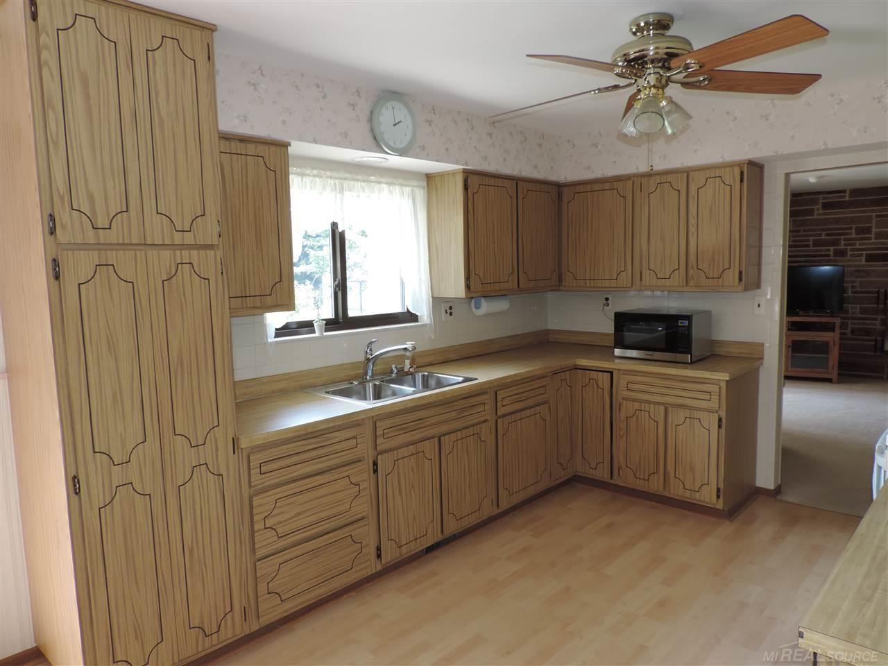 37600 Hobarth Road Chesterfield, MI 48047 - Photo 4 of 32