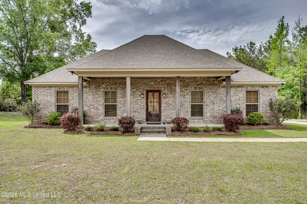 $389,000 | 2401 Ratliff Road, Raymond, MS 39154