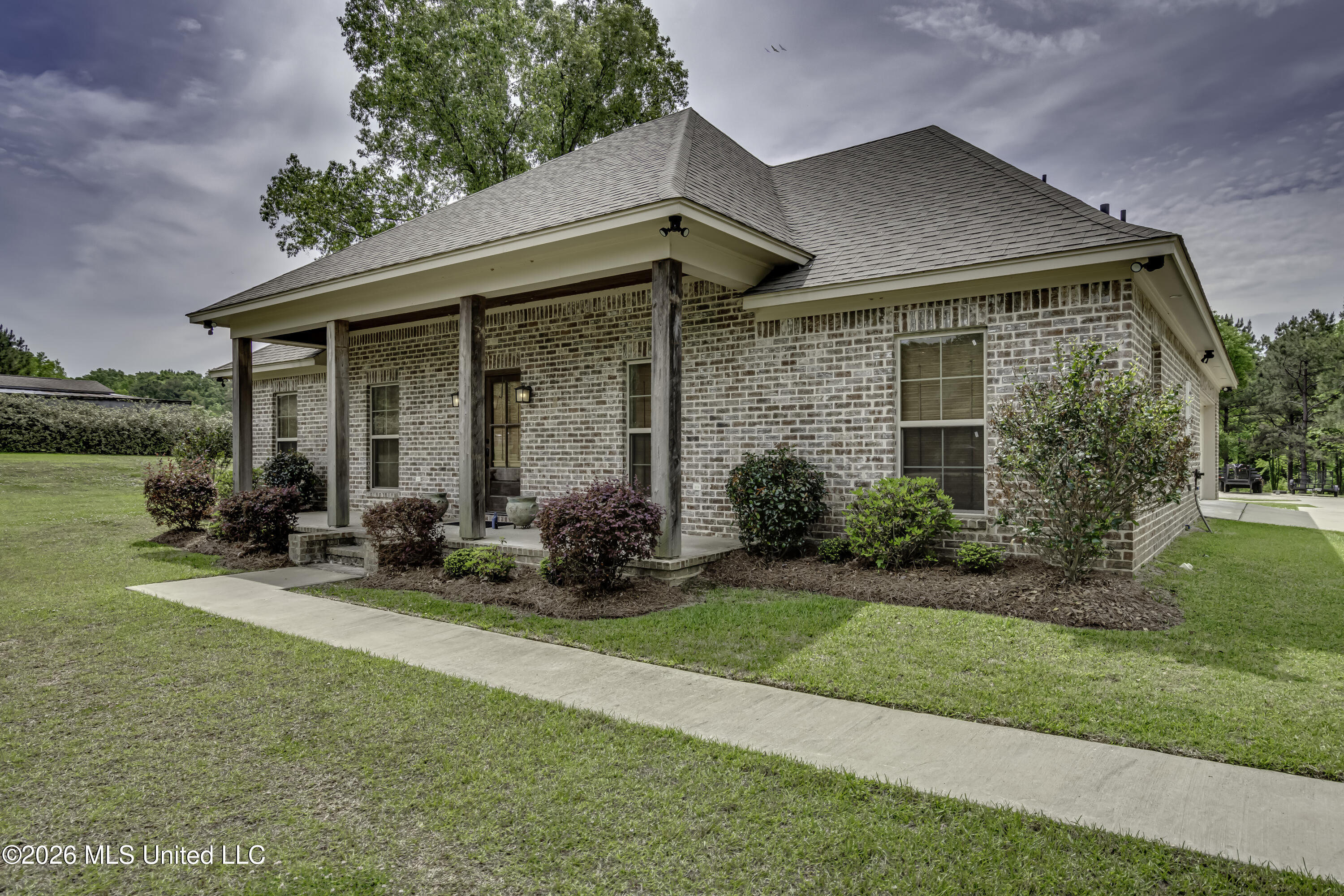 2401 Ratliff Road Raymond, MS 39154 - Photo 3 of 53 2401 Ratliff Road--2