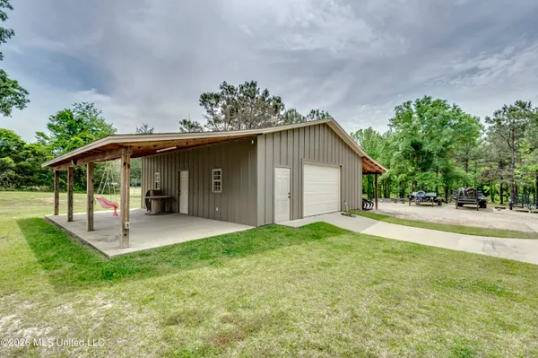$389,000 | 2401 Ratliff Road, Raymond, MS 39154