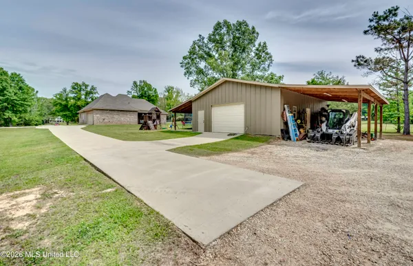$389,000 | 2401 Ratliff Road, Raymond, MS 39154