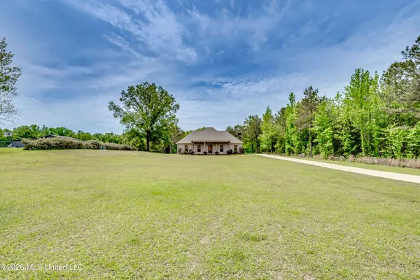 $389,000 | 2401 Ratliff Road, Raymond, MS 39154