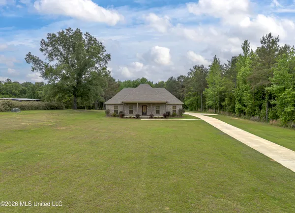 $389,000 | 2401 Ratliff Road, Raymond, MS 39154