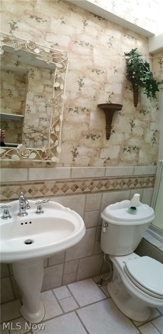 30229 Forestgrove Road Willowick, OH 44095 - Photo 8 of 16 Main Bathroom. Professionally beautifully designed Bathroom with Ceramic tile.