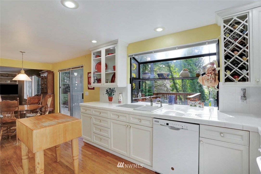 16207 Southeast 166th Court Renton, WA 98058 - Photo 11 of 30 Gallery Image 11