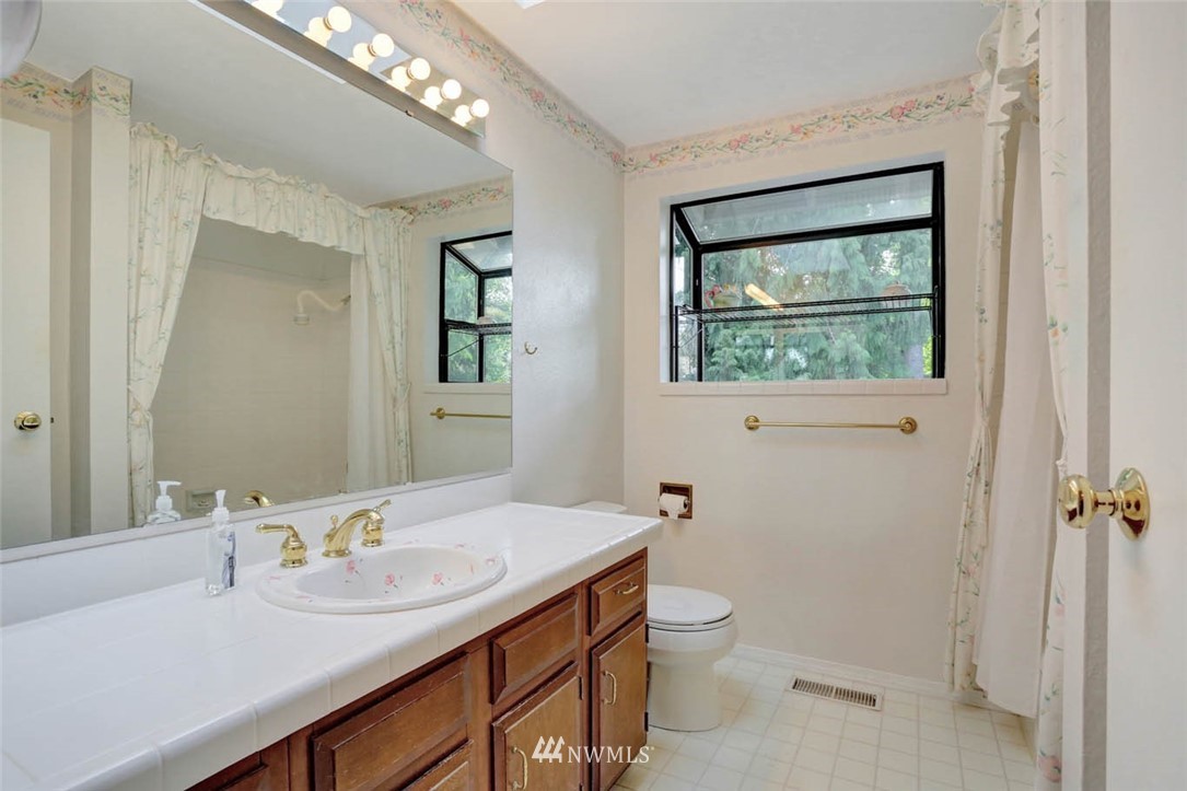 16207 Southeast 166th Court Renton, WA 98058 - Photo 23 of 30 Gallery Image 23
