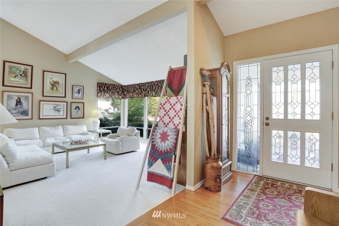 16207 Southeast 166th Court Renton, WA 98058 - Photo 5 of 30 Gallery Image 5