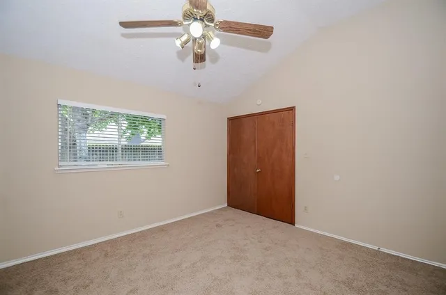 a view of empty room with window