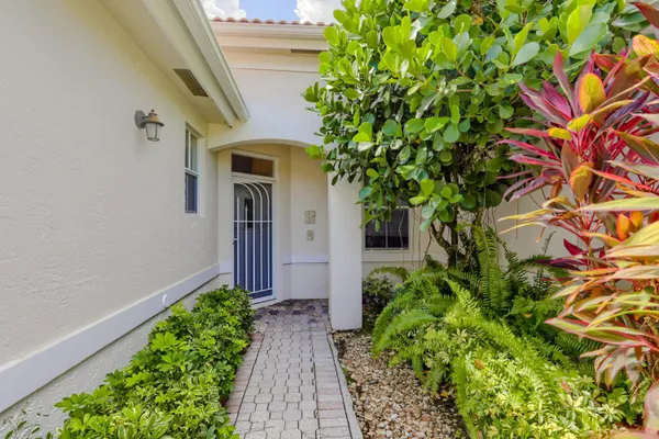 $7,900 | 8193 Sandpiper Way, West Palm Beach, FL 33412