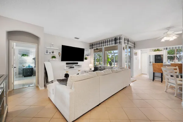 $7,900 | 8193 Sandpiper Way, West Palm Beach, FL 33412