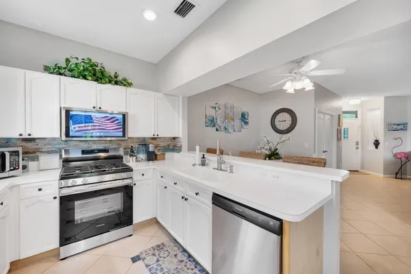 $7,900 | 8193 Sandpiper Way, West Palm Beach, FL 33412