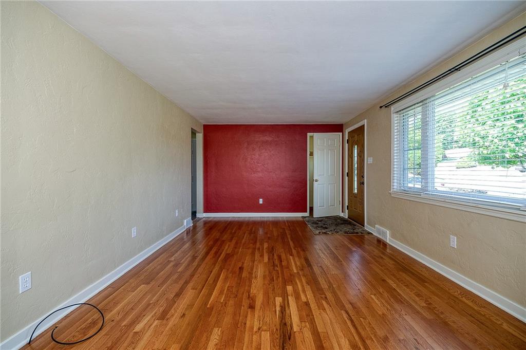 4297 Reece Drive Pittsburgh, PA 15227 - Photo 4 of 25 Gallery Image 4