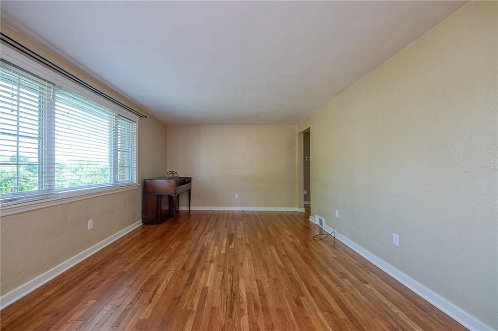 4297 Reece Drive Pittsburgh, PA 15227 - Photo 5 of 25 Gallery Image 5