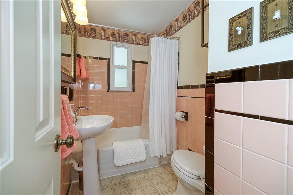 4297 Reece Drive Pittsburgh, PA 15227 - Photo 8 of 25 Gallery Image 8