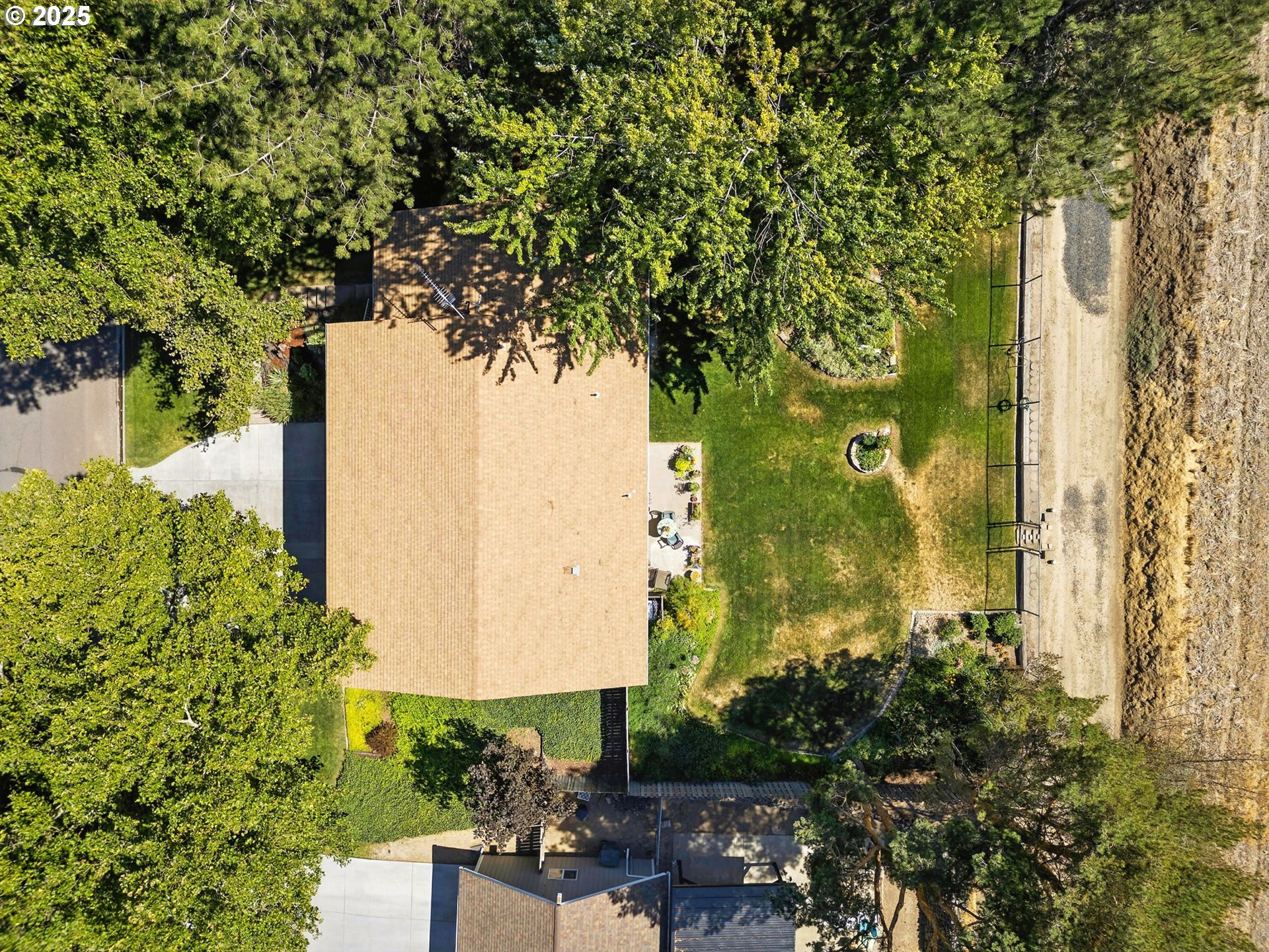 826 Southwest Jacquelyn Street Milton Freewater, OR 97862 - Photo 38 of 40 a view of a garden