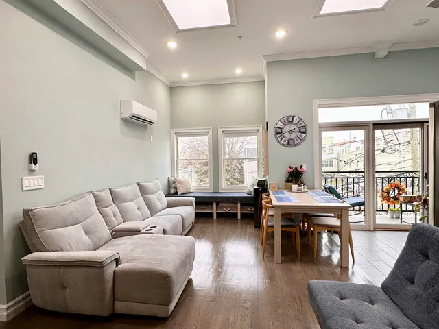 $724,000 | 37 Spruce Street, Unit 5, Jersey City, NJ 07306