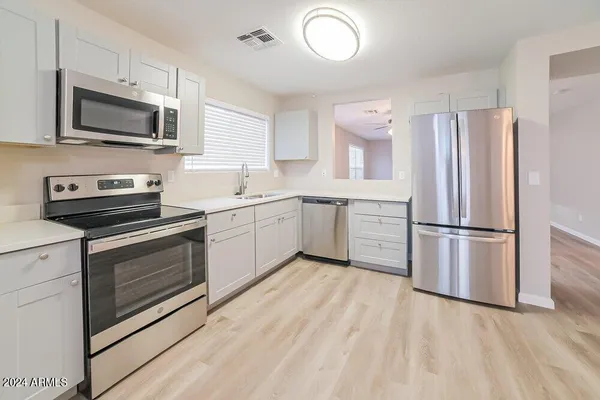 $2,200 | 7929 West Caron Drive, Peoria, AZ 85345