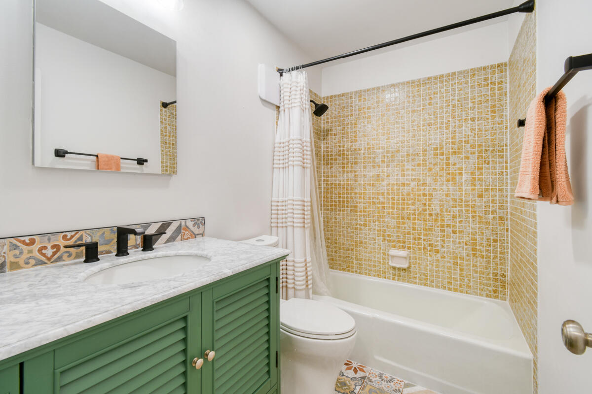5363 Southeast Miles Grant Road, Unit D203 Stuart, FL 34997 - Photo 29 of 59 DSC_3163