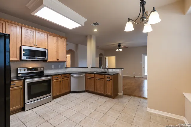 $1,800 | 520 Thurber Drive, Schertz, TX 78154