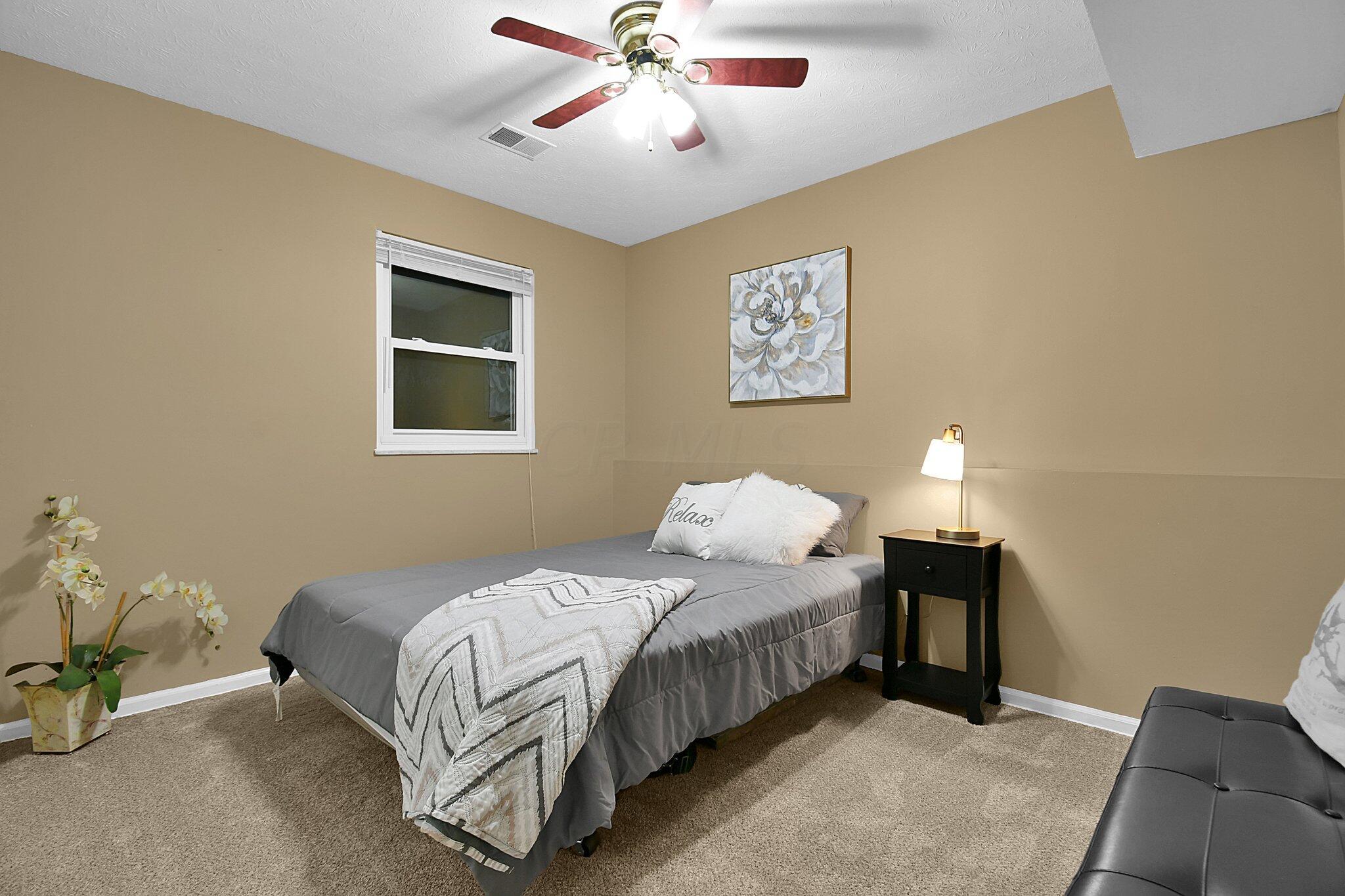 5672 Linworth Road Columbus, OH 43235 - Photo 16 of 33 17-web-or-mls-5672-linworth-rd