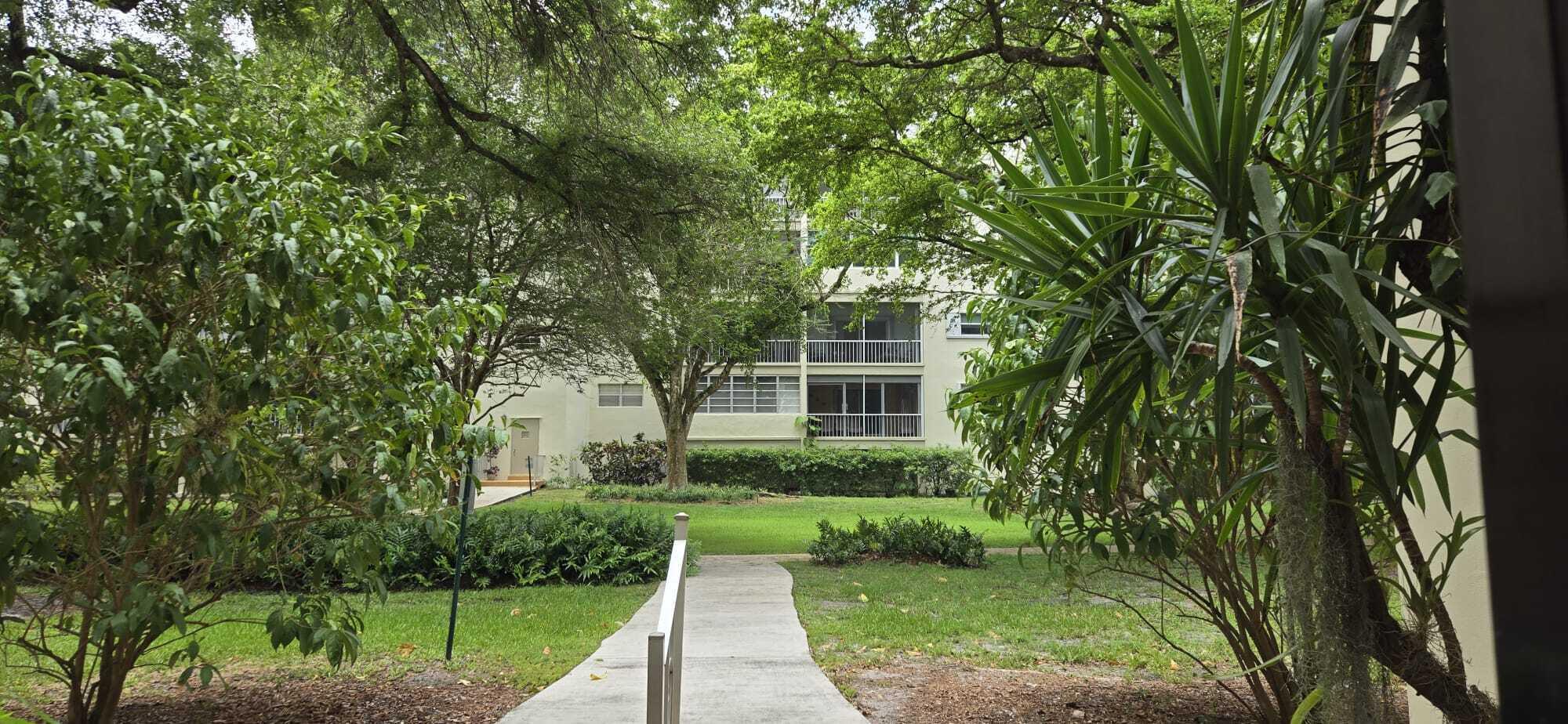 6731 Cypress Road, Unit 308 Plantation, FL 33317 - Photo 5 of 27 WhatsApp Image 2026-05-27 at 1.26.52 PM