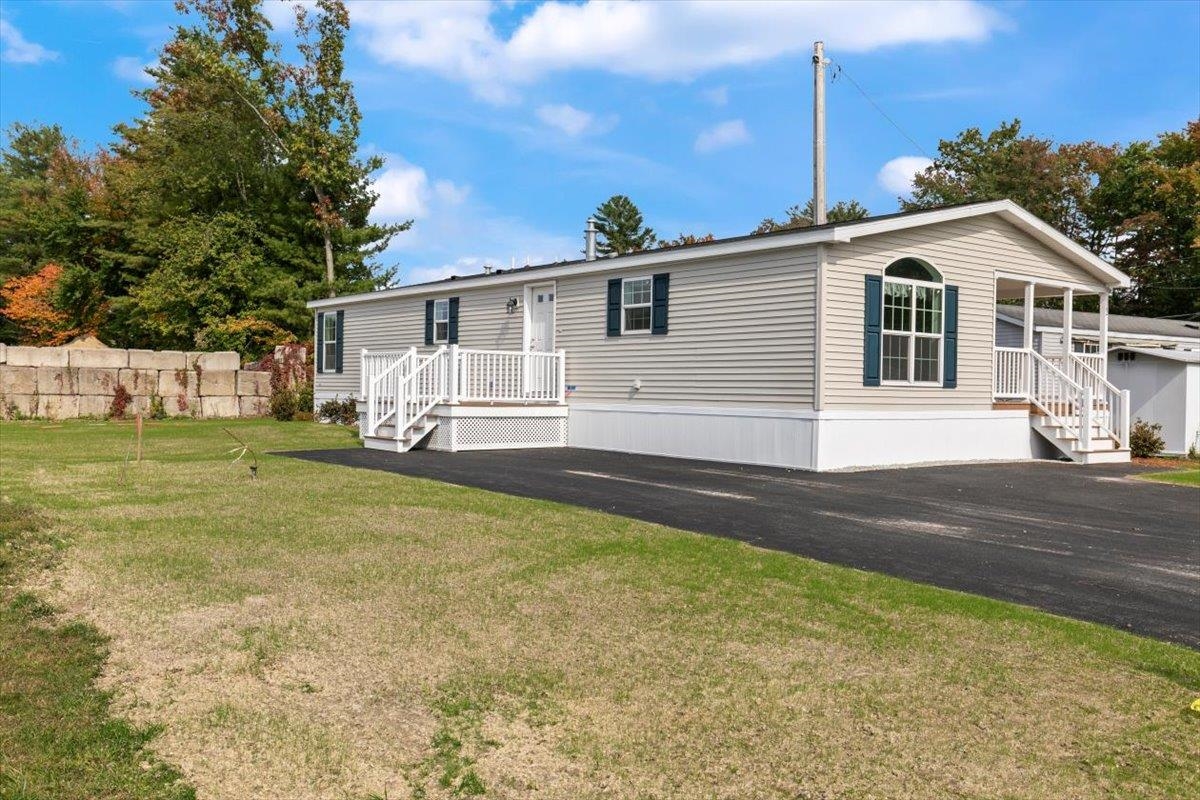 22 Marigold Road Salem, NH 03079 - Photo 2 of 28