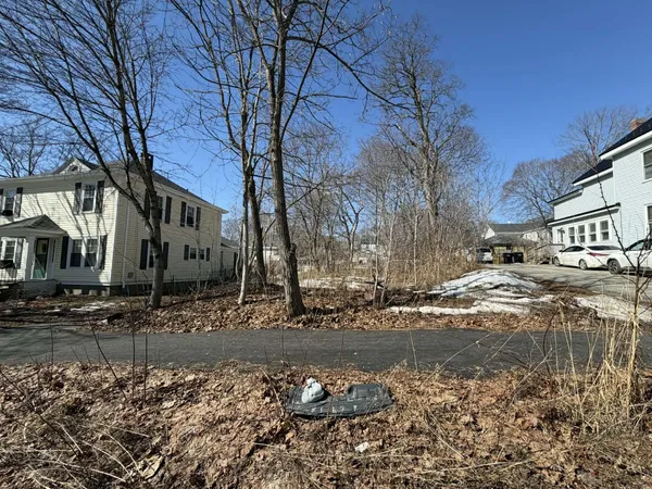 $14,900 | 117 4th Street, Bangor, ME 04401