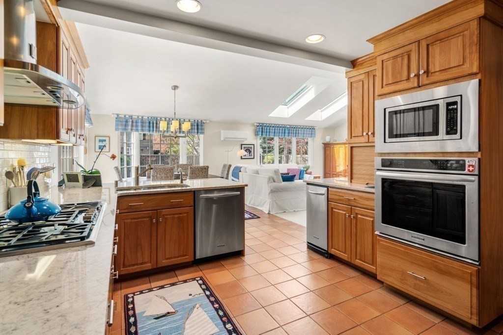 2 Cavanagh Road Wellesley, MA 02481 - Photo 11 of 41