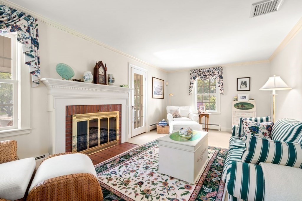 2 Cavanagh Road Wellesley, MA 02481 - Photo 5 of 41