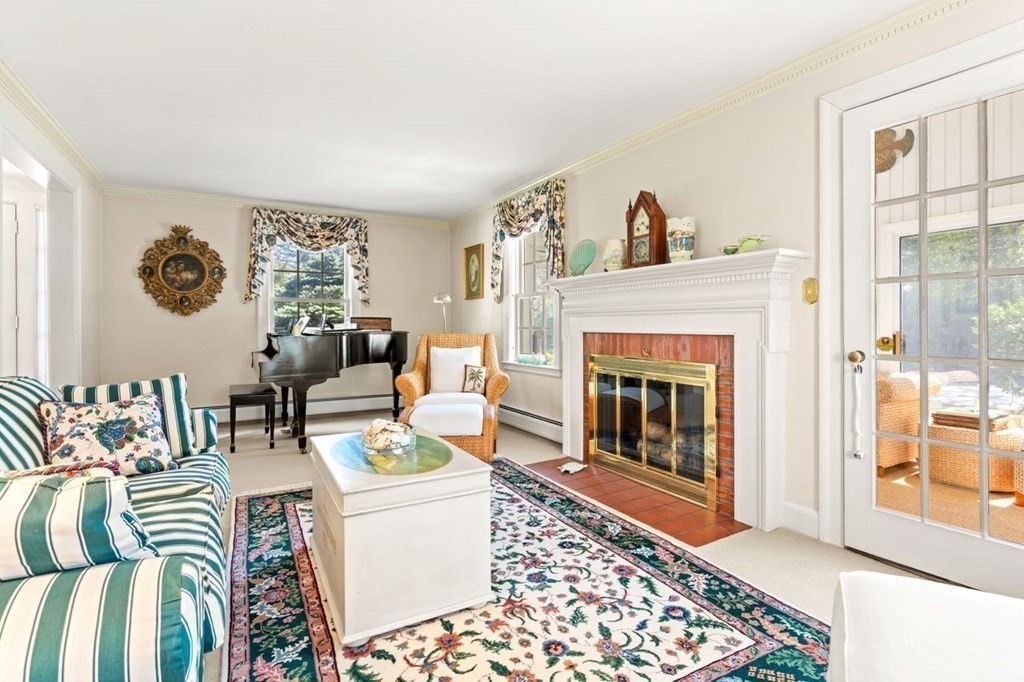 2 Cavanagh Road Wellesley, MA 02481 - Photo 6 of 41