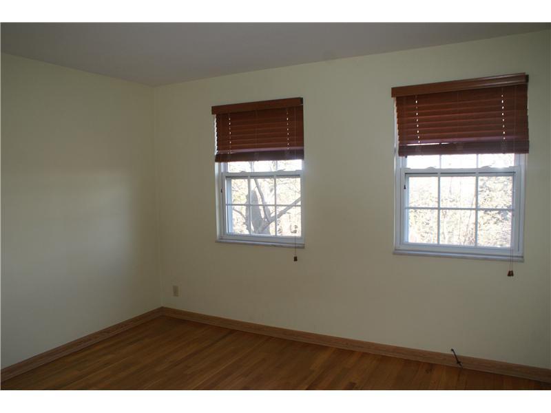 204 Pittview Road Pittsburgh, PA 15237 - Photo 11 of 21 Bedroom.