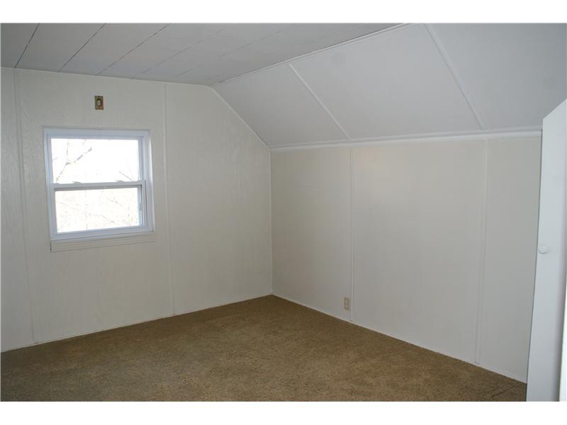 204 Pittview Road Pittsburgh, PA 15237 - Photo 12 of 21 Bedroom.