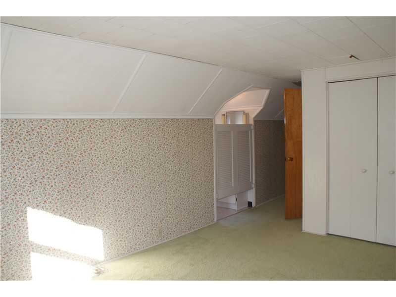 204 Pittview Road Pittsburgh, PA 15237 - Photo 13 of 21 Bedroom.