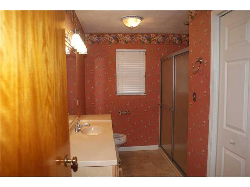 204 Pittview Road Pittsburgh, PA 15237 - Photo 14 of 21 Full Bath.