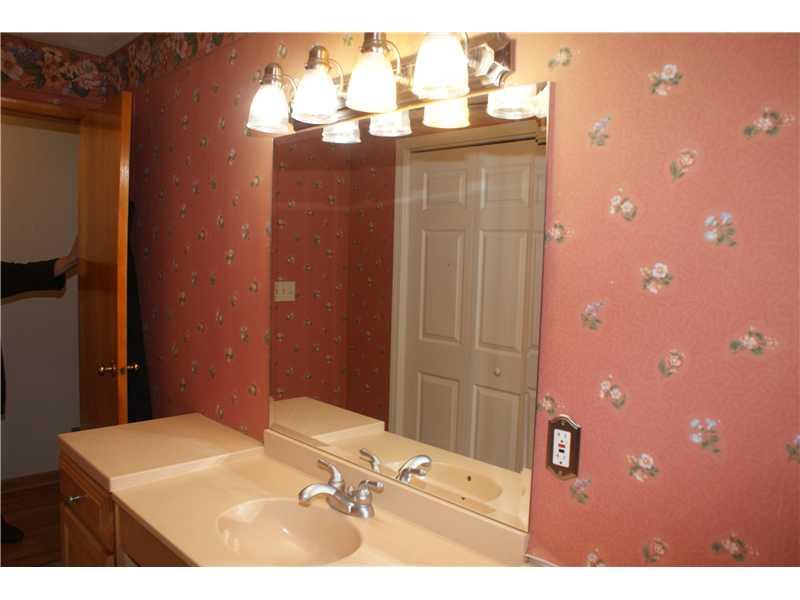 204 Pittview Road Pittsburgh, PA 15237 - Photo 15 of 21 Full Bath.