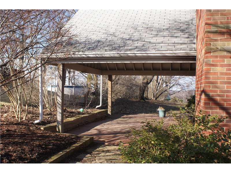204 Pittview Road Pittsburgh, PA 15237 - Photo 18 of 21 Patio/Deck.
